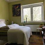 V - Zwischen Kultur Und