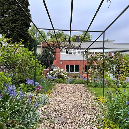 V - Zwischen Kultur Und Oda ve Kahvaltı 3*