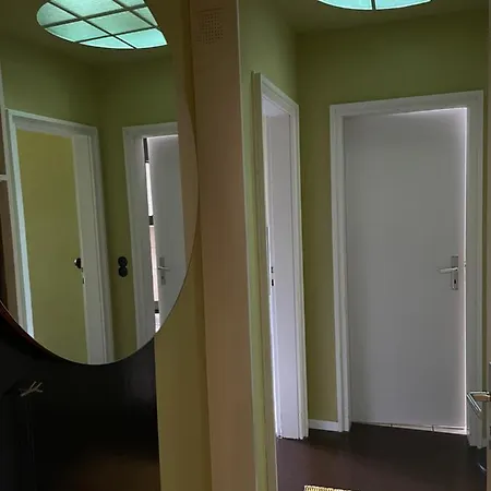 V - Zwischen Kultur Und Отель типа 