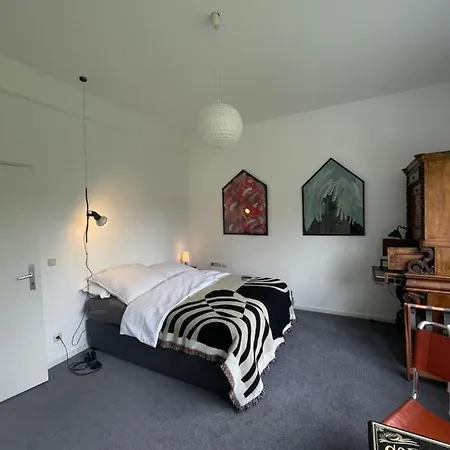 V - Zwischen Kultur Und 3*