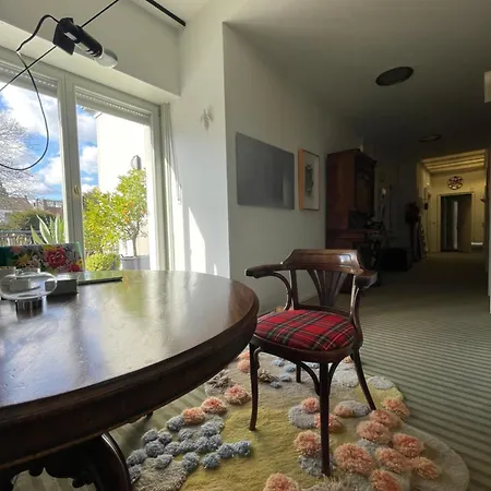 V - Zwischen Kultur Und Bed & Breakfast 3*