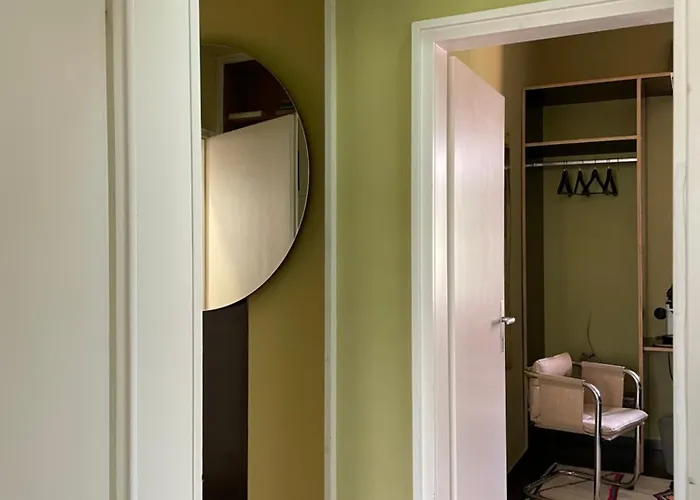 V - Zwischen Kultur Und Bed & Breakfast 3*