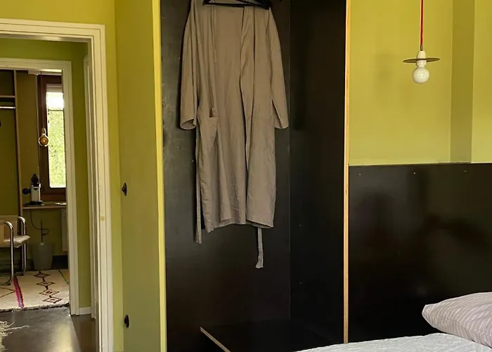 V - Zwischen Kultur Und Bed & Breakfast Viersen